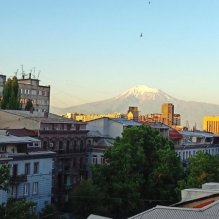 Umba Apartment N3 - Balcony And Mount Ararat View Єреван Екстер'єр фото